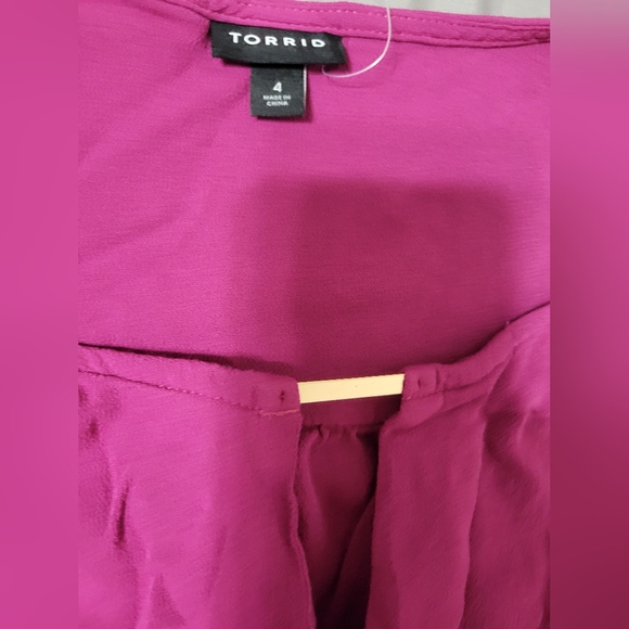 Torrid Pink Rayon Crepe Metal Keyhole Sleeveless Blouse Top Plus Size 4X - Picture 3 of 6